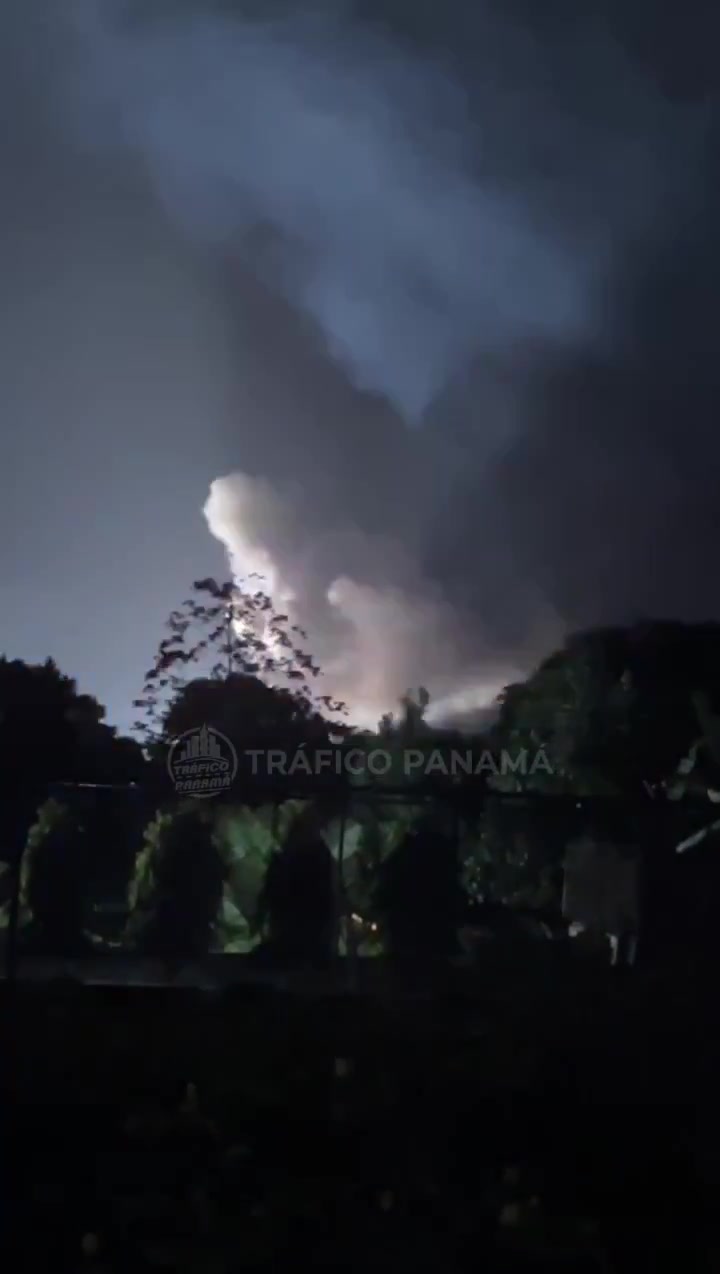 Video reportedly of an explosion at the thermoelectric plant located in La Chorrera, causing nationwide blackout